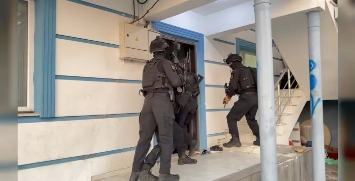 İzmir şokta: 'Medeler' örgütüne nefes kestiren operasyon! Liderleri de dahil 14 gözaltı!