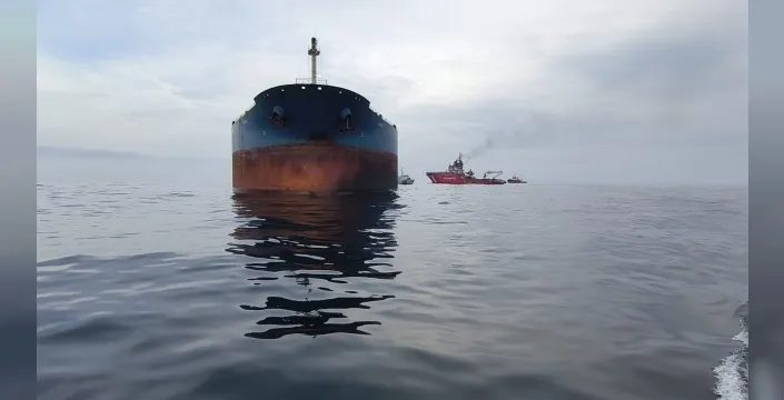 Karadeniz'de Kairos gemisindeki yangın söndürüldü, Virat gemisi kurtarılıyor!