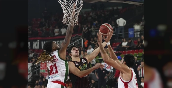 Karşıyaka şokta! Manisa Basket'ten deplasmanda tarihi zafer: Skor ve oyuncu performansları açıklandı!