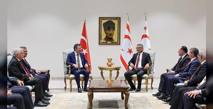 KKTC'nin 42. kuruluş yıldönümü coşkuyla kutlandı: Milli davamız için birlikteyiz