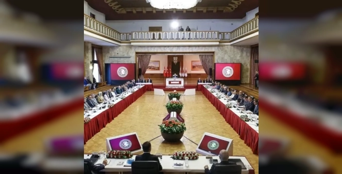 Komisyon ertelendi: Meclis'te beklenmedik bir gecikme şoku!