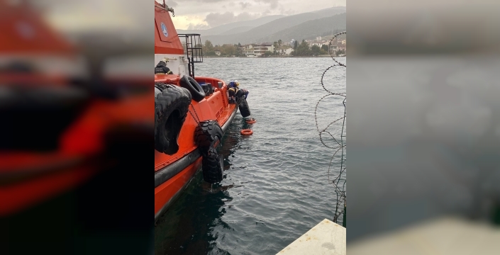 Körfez'de facia: Balıkçı teknesi alabora oldu, 1 kişi hayatını kaybetti, 1 kişi yaralı kurtarıldı