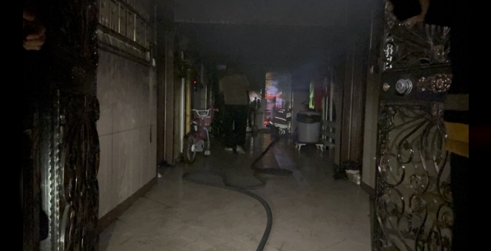Kütahya'da 8 katlı apartmanda dramatik yangın: 1 can kaybı, 2 yaralı
