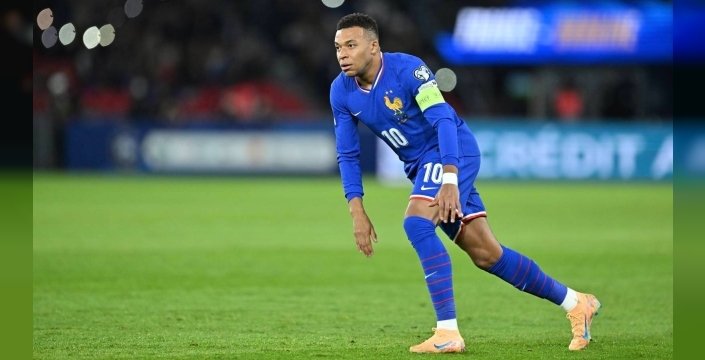 Mbappe'den gençlik harikası: 400 Golle efsaneleri sildi!