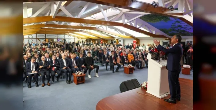 Özgür Özel'den şok sözler: Gençlerin yurt dışını hayal etmesi beka sorunudur!