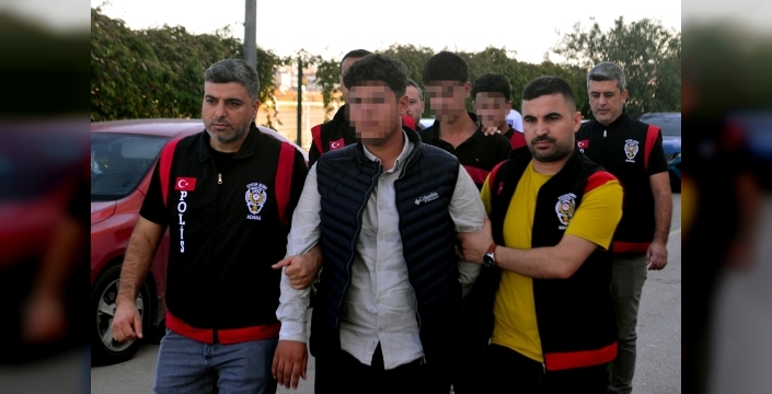 şok saldırı: lise öğrencileri parkta bıçaklandı