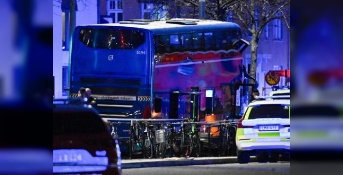 Stockholm'de otobüs faciası: Ölü ve yaralılar var!