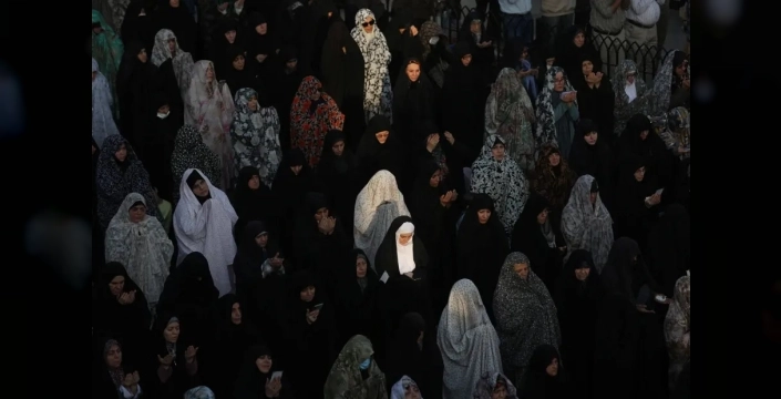 Tahran susuzluktan kan ağlıyor: Kent boşaltılabilir mi? Halk gözyaşlarıyla yağmur diliyor!