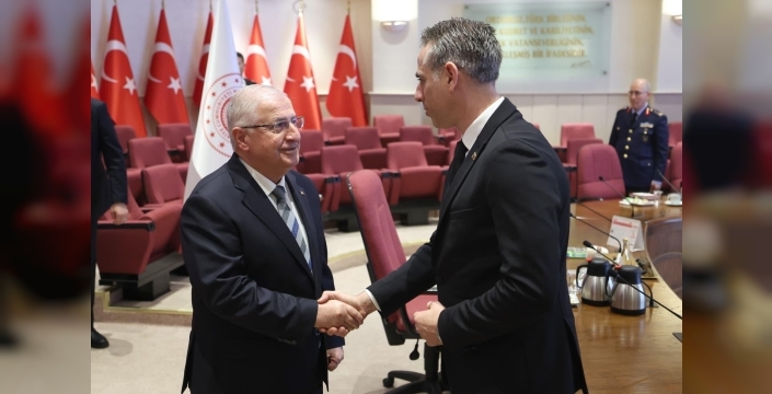 Tarihi başarıya gurur dolu kabul: Bakan Güler, madalya yağdıran Taekwondo Milli Takımı'nı ağırladı