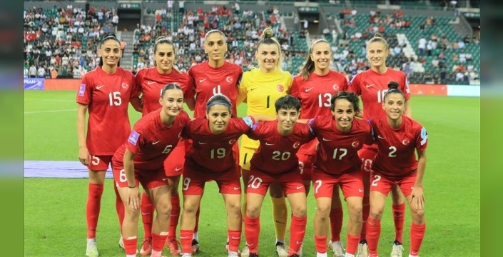 Türk kadın futbolcular 2027 Dünya Kupası için sahaya iniyor: Maç günleri belli oldu!