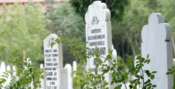 Ünlü iş insanı mezarlıkta ölü bulundu