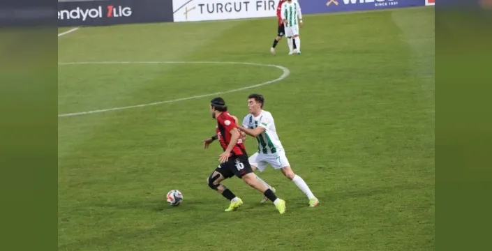 Vanspor deplasmanda çöküyor: Serik Spor'dan kritik galibiyet