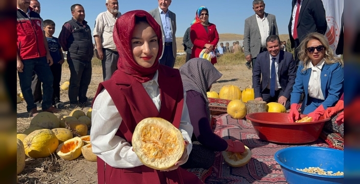 Yabancı turistlerin yeni tutkusu: Nevşehir'in coğrafi işaretli kabak çekirdeği