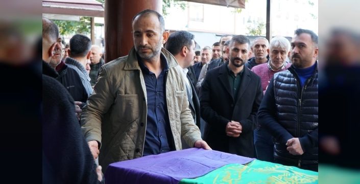 Yaya geçidinde can pazarı: Kamyonet çarptı, sağlıkçı kurtarılamadı: Demirel son yolculuğuna uğurlandı