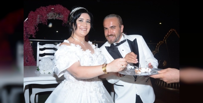 15 yıl sonra hayallerindeki düğünü gerçekleştirdiler