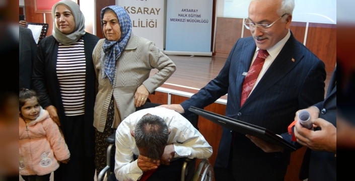 44 yaşında okuryazar oldu: Cumali Çağlayan'ın gözyaşları yürek burktu