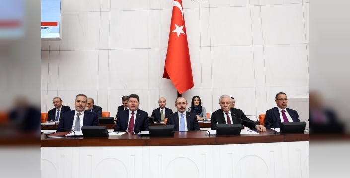 Adalet Bakanı Tunç'tan bomba açıklama: Milletimize borcumuzu ödemek için yeni anayasa şart!
