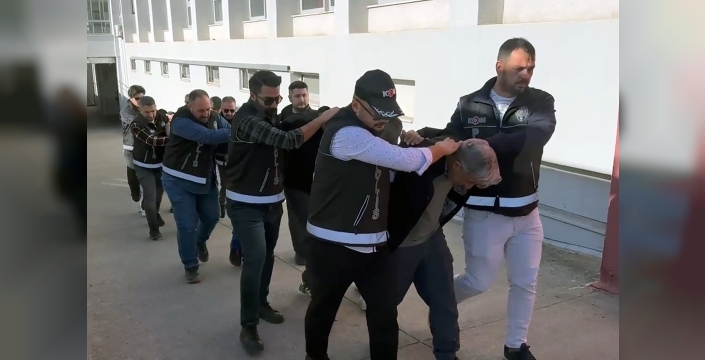 Adana'da büyük operasyon: Silah kaçakçısı çete çökertildi, 11 kişi tutuklandı