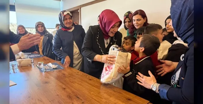 AK Parti'li Ercan, engellilerle bir araya gelerek gönülleri fethetti