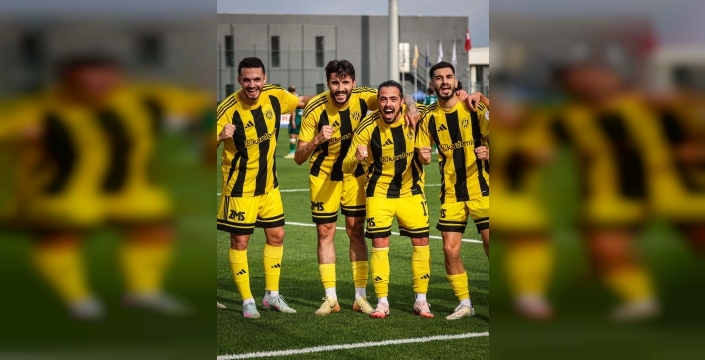 Aliağa FK, evinde 7'de 7 yaparak zirve yarışından kopmuyor