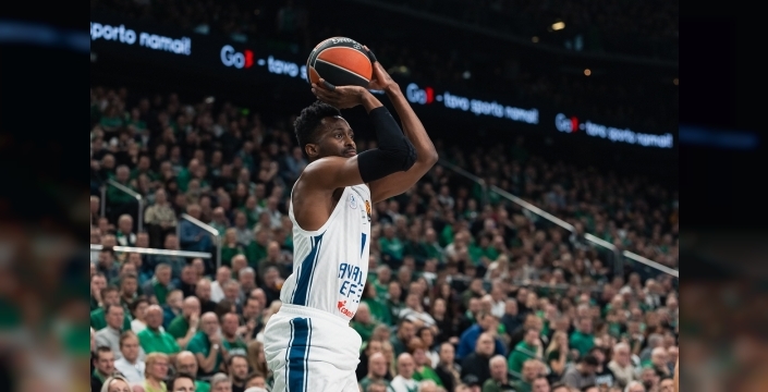 Anadolu Efes, Zalgiris Kaunas'ı farklı geçti: 87-64