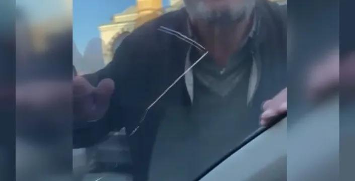 Ankara'da trafik magandaları dehşet saçtılar! Sürücünün aracını parçaladılar