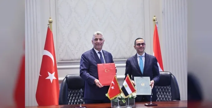 Bakan Bolat, Kahire'de Mısırlı mevkidaşıyla ticari iş birliğini güçlendirdi