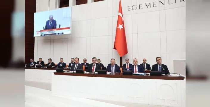 Bakan Işıkhan: Çalışanlarımızı enflasyona ezdirmeyeceğiz