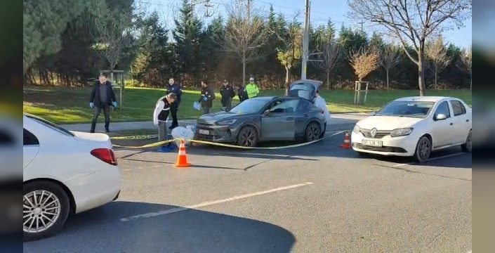 Bakırköy'de otomobile düzenlenen silahlı saldırıda bir kişi hayatını kaybetti