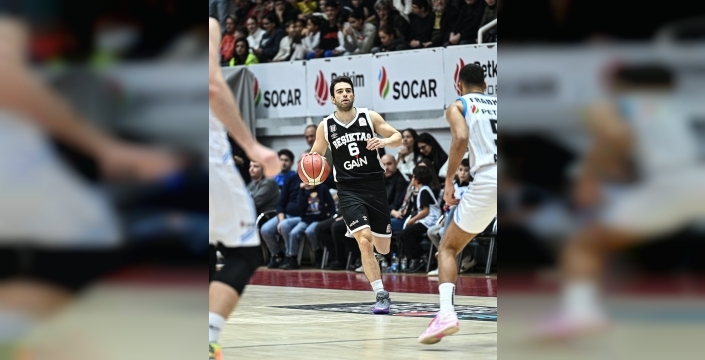 Beşiktaş, Aliağa'da son saniye üçlüğüyle namağlupluğunu sürdürdü