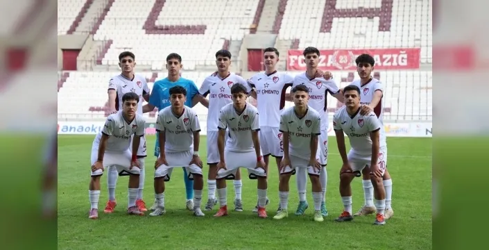 Beşiktaş ve Elazığspor U16 takımlarından dostluk maçı: Elazığspor galip geldi