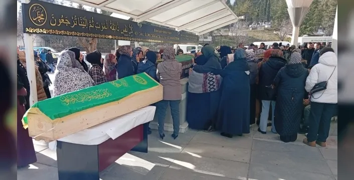 Beypazarı'nda trajik kaza: Aynı aileden üç kişi son yolculuğuna uğurlandı