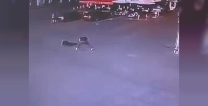 Boşanma aşamasındaki eşini 12 bıçak darbesiyle yaralayan sanığa haksız tahrik indirimi