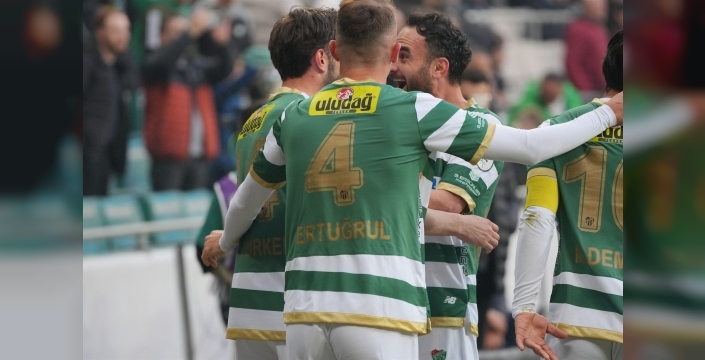 Bursaspor evinde coştu: Ankara Demirspor'u 4 golle geçti!