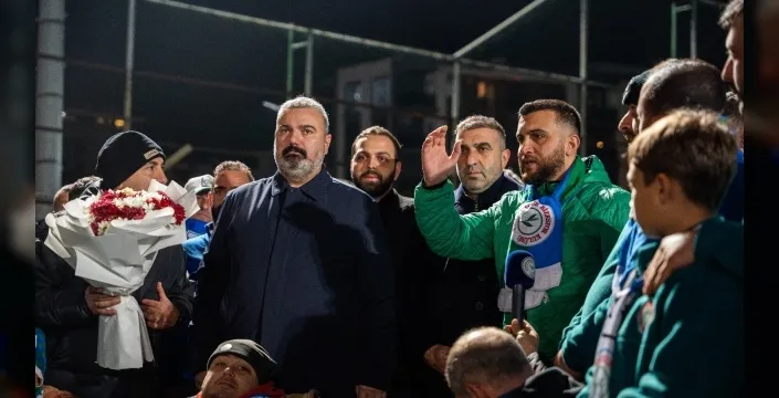 Çaykur Rizespor Başkanı Turgut'tan taraftarlara moral dolu mesaj: 'Rize bir his takımıdır