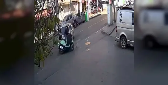 Çorlu'da kameraya yansıyan korkunç kaza: Motosiklet sürücüsü havada uçtu