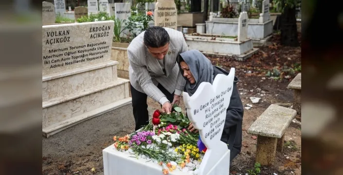 Doğuma 1 gün kala gelen acı haber: Gazi çift, bebeklerinin mezarına sarılarak ağladı