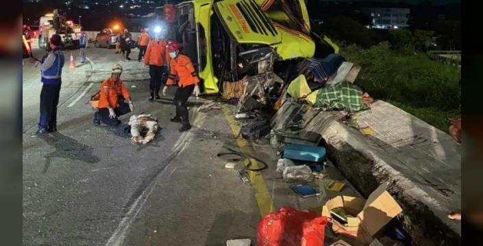 Endonezya'da korkunç otobüs kazası: 16 can kaybı, 18 yaralı
