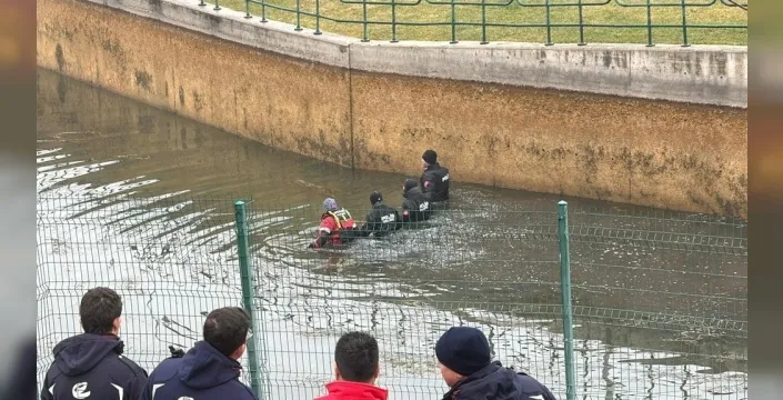 Eskişehir'de kayıp öğretmen için dramatik arama: Kurbağa adamlar Porsuk Çayı'na daldı