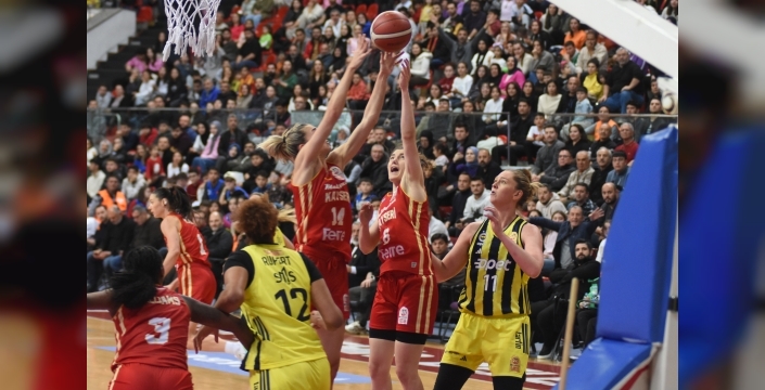 Fenerbahçe, Kayseri'de zorlu deplasmanda galip geldi