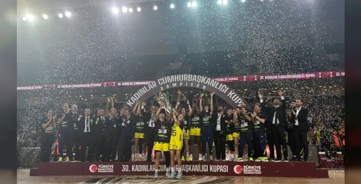 Fenerbahçe Opet, Kadınlar Cumhurbaşkanlığı Kupası'nı 14. kez müzesine taşıdı