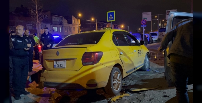 Gasbettiği taksiyle kaza yapınca yaya olarak kaçmaya çalışan şüpheli yakalandı
