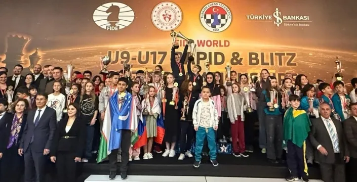 Genç satranç dehaları Antalya'da dünyayı fethetti: 4 şampiyonluk ve 8 madalya ile tarih yazdılar