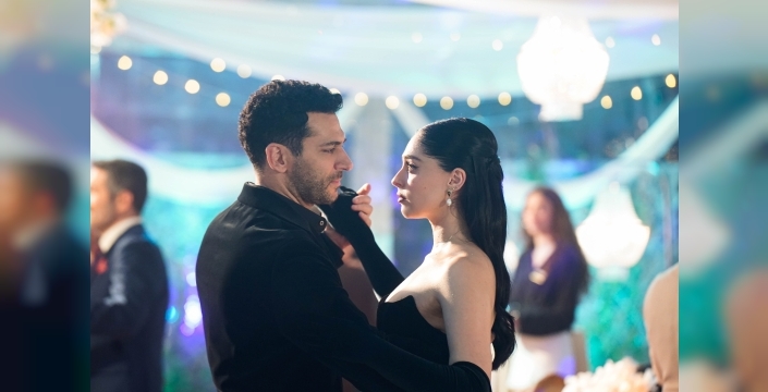 Güller ve Günahlar dizisinde Zeynep ve Serhat'tan unutulmaz romantik dans