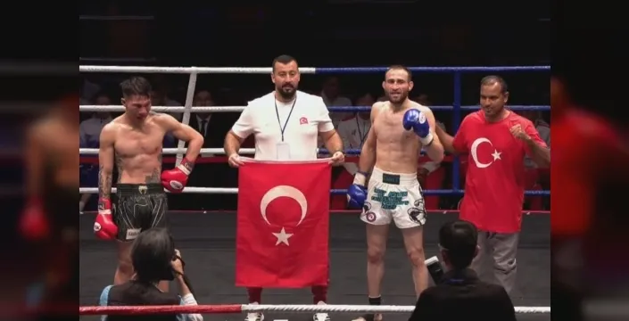 Hong Kong'da Türk muay thai'ciden büyük başarı; Abdüssamet Uğurlu kemeri kazandı