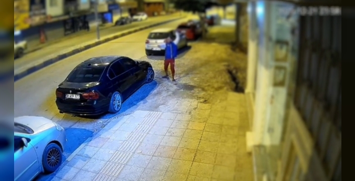 İskenderun'da taşlı terör: Park halindeki araçlar ve iş yerleri hedef alındı, şüpheli tutuklandı