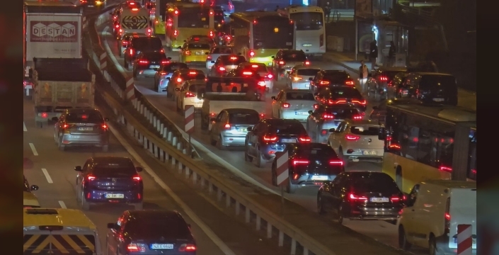 İstanbul'da derbi öncesi trafik tam kapanma yaşadı!