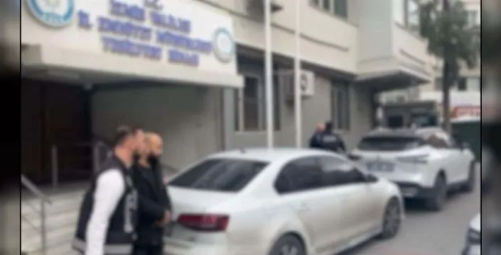 İzmir'de nefes kesen operasyon: Yılbaşı öncesi kaçakçılara büyük darbe!