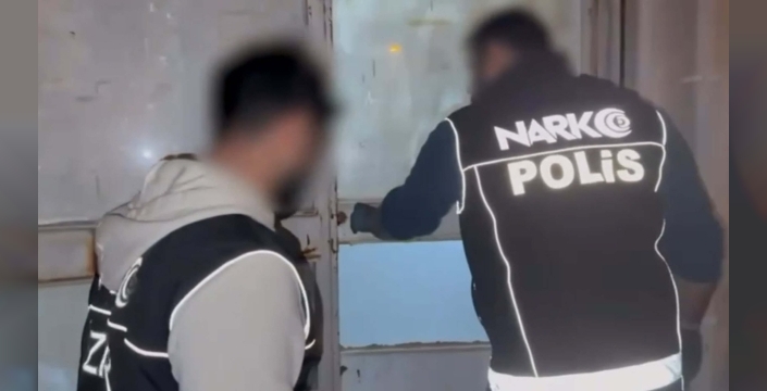 İzmir'de şok uyuşturucu operasyonu: 2 milyon sentetik hap ele geçirildi!