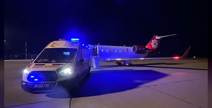 Kars'ta 44 günlük bebek, ambulans uçakla Ankara'ya sevk edildi